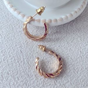 Twisted open hoop earrings
